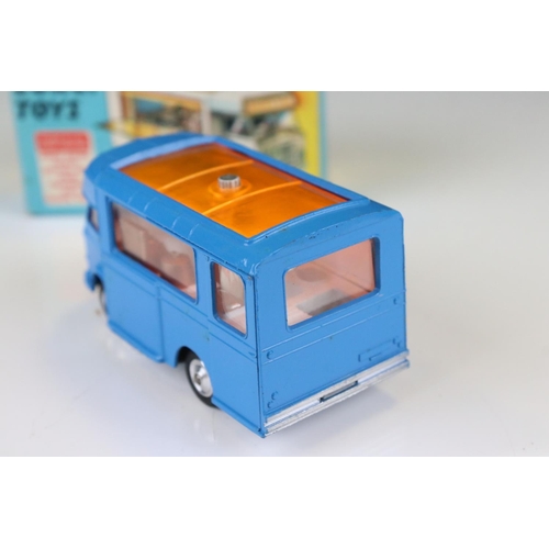 1352 - Boxed Corgi 471 Smith's Karrier Mobile Carrier with Joe's Diner decal, diecast showing a couple of p... 