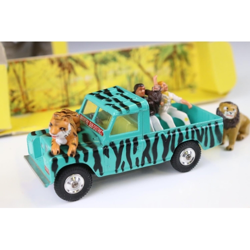 1365 - Boxed Corgi Gift Set 7 Daktari diecast model set complete with 4 x figures, diecast ex, box with mar... 