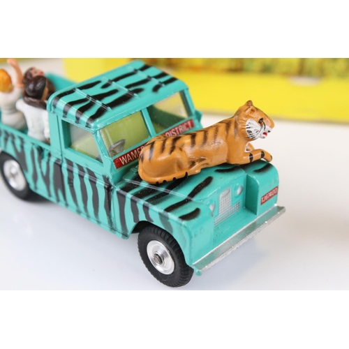 1365 - Boxed Corgi Gift Set 7 Daktari diecast model set complete with 4 x figures, diecast ex, box with mar... 