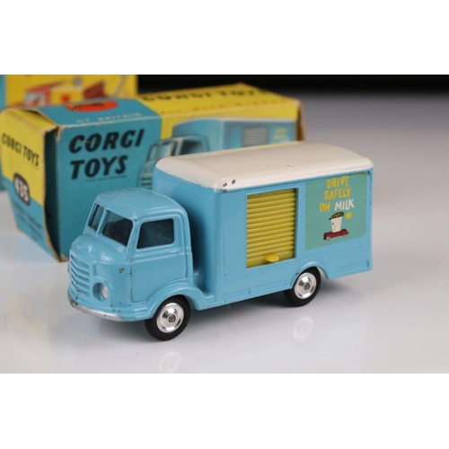 1370 - Three boxed Corgi diecast models to include 4175S Land Rover Breakdown Truck (diecast with paint chi... 