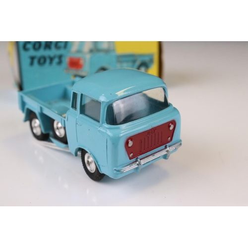 1370 - Three boxed Corgi diecast models to include 4175S Land Rover Breakdown Truck (diecast with paint chi... 