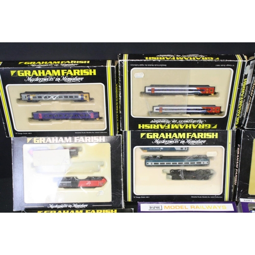 259 - Large quantity of N gauge items of rolling stock with parts missing plus 11 x boxed incomplete / pla... 