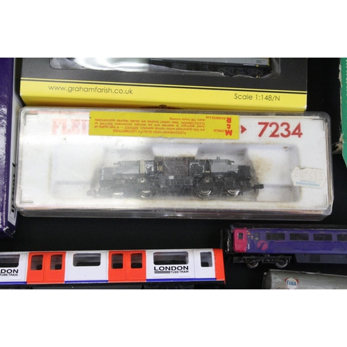 259 - Large quantity of N gauge items of rolling stock with parts missing plus 11 x boxed incomplete / pla... 