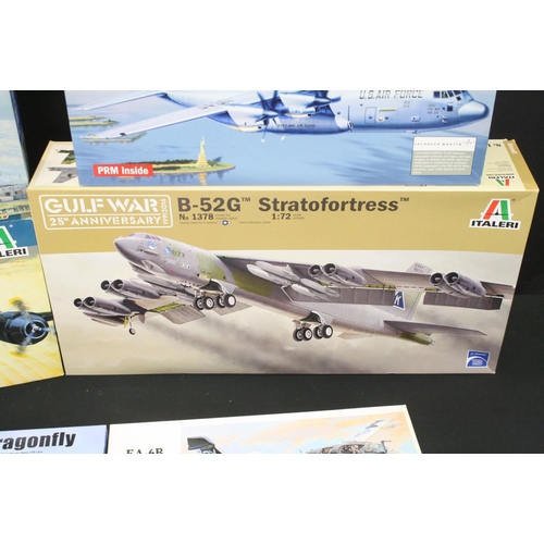 355 - Eight boxed plastic model kits to include 3 x 1/72 Italeri kits (1378 B-52G Stratofortress, 1255 C-1... 