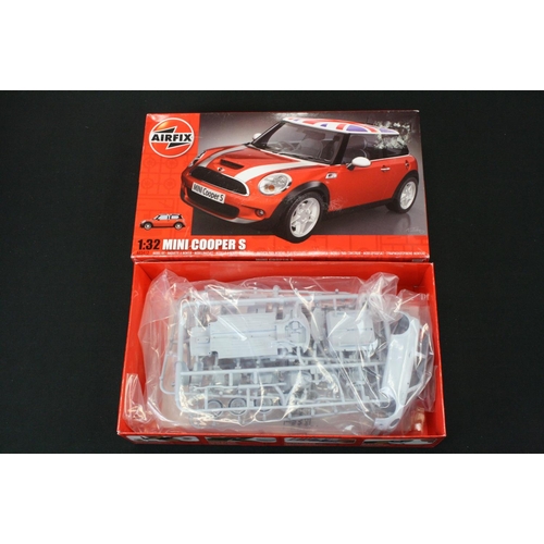 357 - Five boxed & unbuilt plastic model kits to include Hasegawa 1/24 Mini Cooper S Countryman ALL-4, 2 x... 