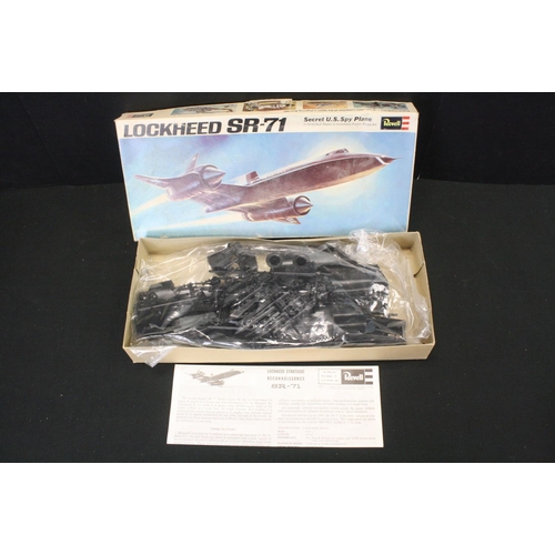 360 - Seven boxed plastic model kits, to include Airfix 1:72 B-25 Mitchell, Sepecat Junior, 1:32 1910 B Ty... 