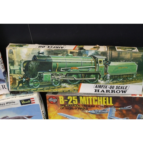 360 - Seven boxed plastic model kits, to include Airfix 1:72 B-25 Mitchell, Sepecat Junior, 1:32 1910 B Ty... 