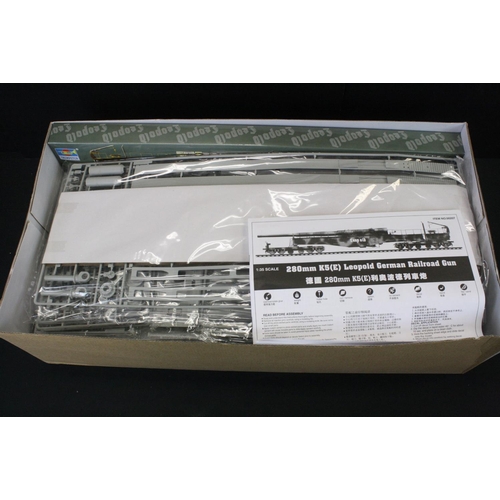 363 - Boxed Trumpeter 1/35 280mm K5 (E) Leopold German Railroad Gun plastic model kit, unbuilt, complete w... 