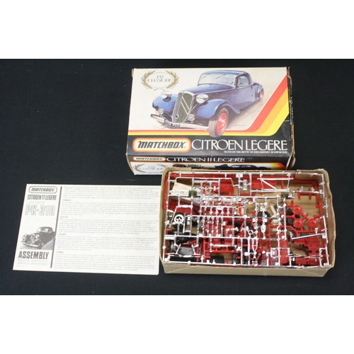 366 - Boxed Corgi Supercat R/C Jaguar XJS-H.E. M5720 (tatty box), plus 2 x boxed & unbuilt plastic model k... 