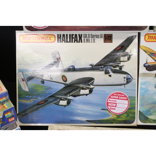 367 - 22 Boxed & unbuilt plastic model kits featuring Airfix, Matchbox & Revell examples to include Matchb... 