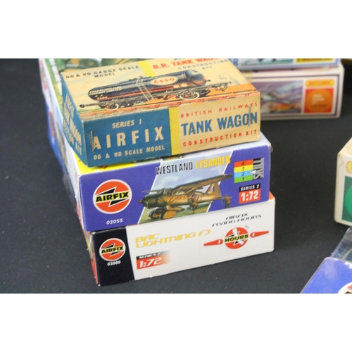 367 - 22 Boxed & unbuilt plastic model kits featuring Airfix, Matchbox & Revell examples to include Matchb... 