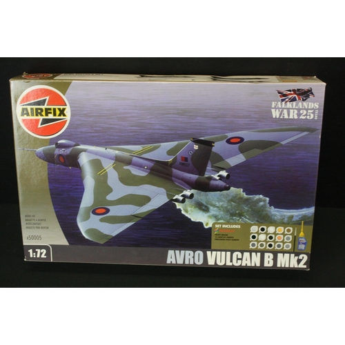 368 - Two boxed Airfix 1/72 plastic model kits to include A12050 BAe Nimrod and A50005 AVRO Vulcan B Mk2, ... 