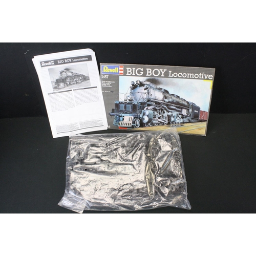 375 - 12 Boxed & unbuilt plastic model kits to include Monogram 1/24 The Classic Mercedes Benz, Lindberg M... 