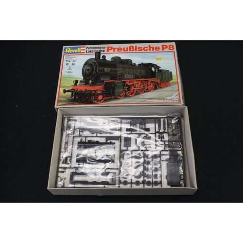 376 - Seven boxed & unbuilt Revell 1/87 plastic model locomotive kits to include 2164 Baureihe 01, 2165 Pr... 