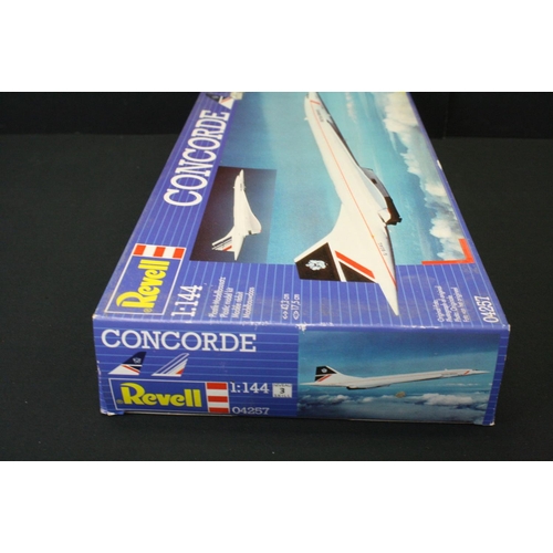 378 - Three boxed  plastic model kits to include a sealed 1/144 Airfix 08666 BAC Aerospatiale Concorde, Re... 