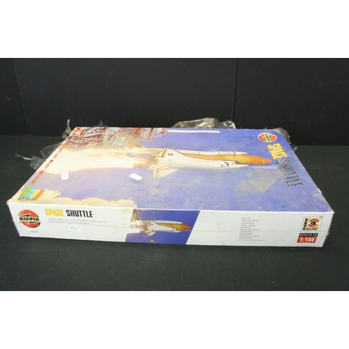 383 - Seven boxed Airfix plastic model kits, all sealed, to include 1:144 Space Shuttle, 4 x Starter Sets,... 