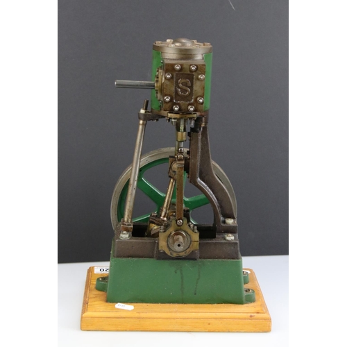 320 - Stuart Turner Stationary Steam Engine in main body green, on wooden base, base 10 x 6.5