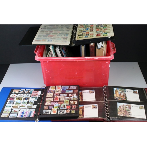 400B - Quantity of Stamps in Albums, Stock-books, Reference Books - British, Commonwealth, World, etc