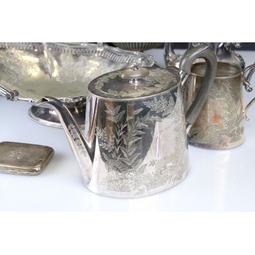 490A - Mixed lot of Silver Plate including Walker & Hall Swing Handle Bowl, Walker & Hall Bottle Cooler, Cl... 