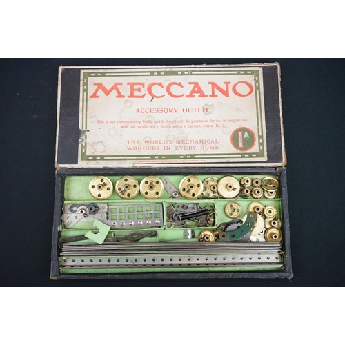 446 - Two vintage boxed Meccano sets to include 1A, sets unchecked but appear close to complete, with 2 x ... 