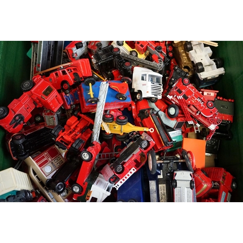 1104 - Collection of diecast models, mainly Corgi and Matchbox, including a large quantity of fire vehicles... 