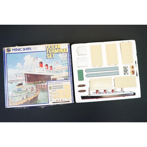 1189 - 13 Boxed Hornby Minic Ships 1:200 diecast models and sets, to include M902 Ocean Terminal Set, M906 ... 