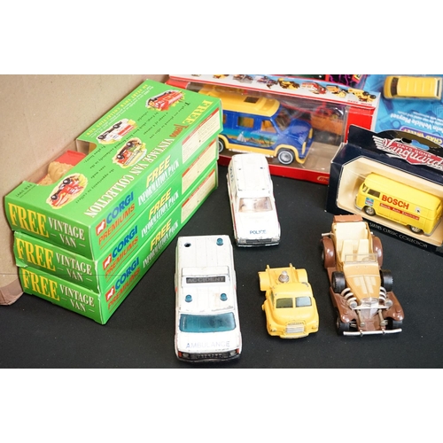 1195 - Large collection of diecast models, many boxed, to include Corgi, Dinky, Lledo, Maisto etc, some pla... 