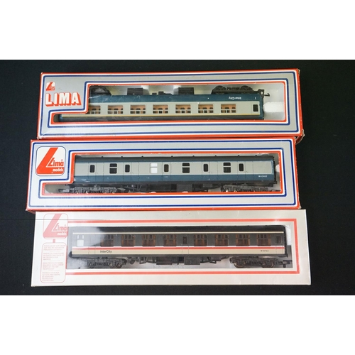 160 - 27 Boxed Lima OO gauge items of rolling stock mainly featuring various coaches