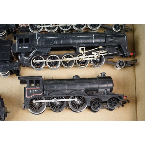 178 - Quantity of OO gauge model railway to include 9 x Hornby / Triang locomotives featuring Lady Patrici... 