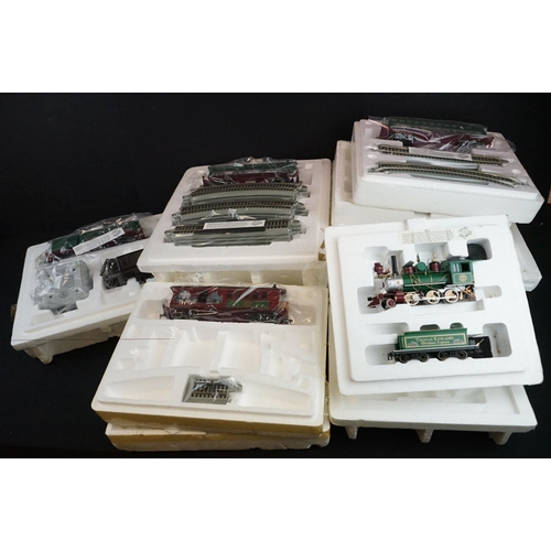 179 - Hawthorne Village OO gauge Christmas Express train set containing locomotive with tender, 4 x items ... 