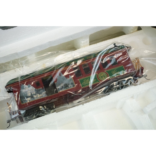 179 - Hawthorne Village OO gauge Christmas Express train set containing locomotive with tender, 4 x items ... 