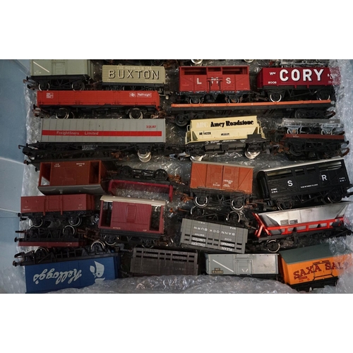 183 - Around 90 OO & Hornby Dublo items of rolling stock to include wagons, vans, flatbeds and tankers fea... 