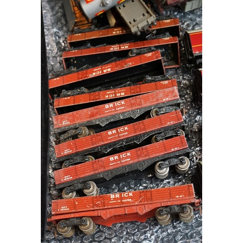 183 - Around 90 OO & Hornby Dublo items of rolling stock to include wagons, vans, flatbeds and tankers fea... 