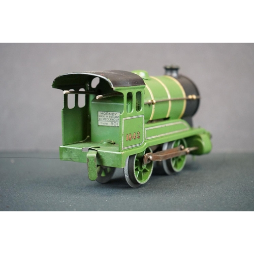 185 - Two Clockwork Hornby O gauge locomotives to include GWR 4-4-2 and a Type 501 1842 with key