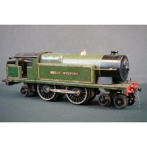 185 - Two Clockwork Hornby O gauge locomotives to include GWR 4-4-2 and a Type 501 1842 with key