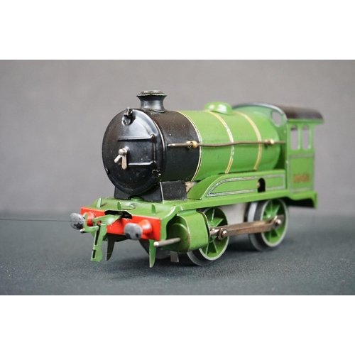 185 - Two Clockwork Hornby O gauge locomotives to include GWR 4-4-2 and a Type 501 1842 with key