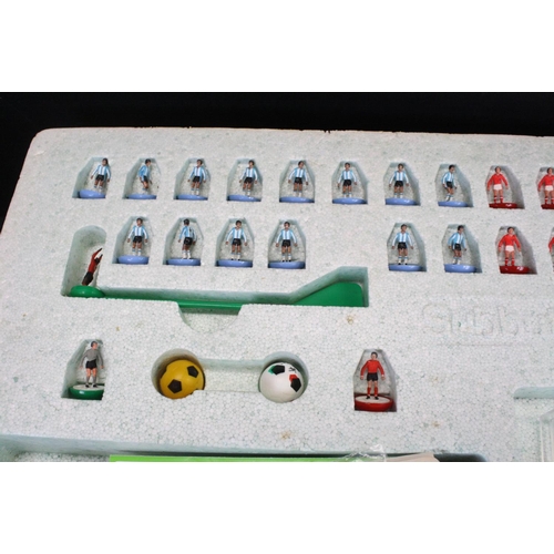 406 - Subbuteo - Boxed Grandstand Edition containing Argentina, England 2nd and Crystal Palace teams, othe... 