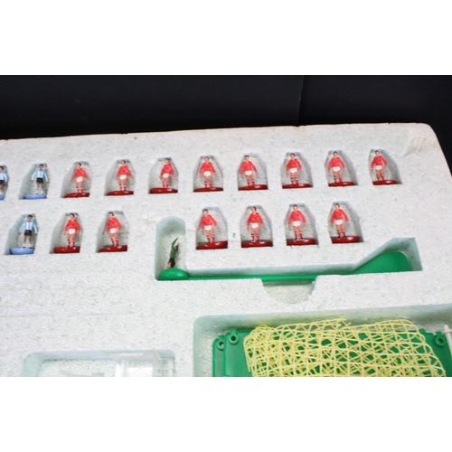 406 - Subbuteo - Boxed Grandstand Edition containing Argentina, England 2nd and Crystal Palace teams, othe... 