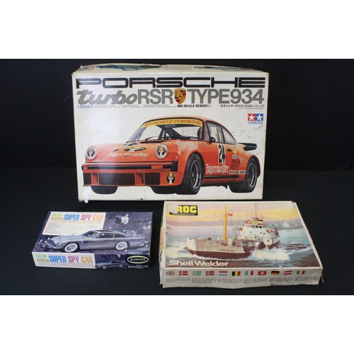 381 - Three Boxed plastic model kits to include an unbuilt Tamiya 1:12 Big Scale Series Porsche Turbo RSR ... 