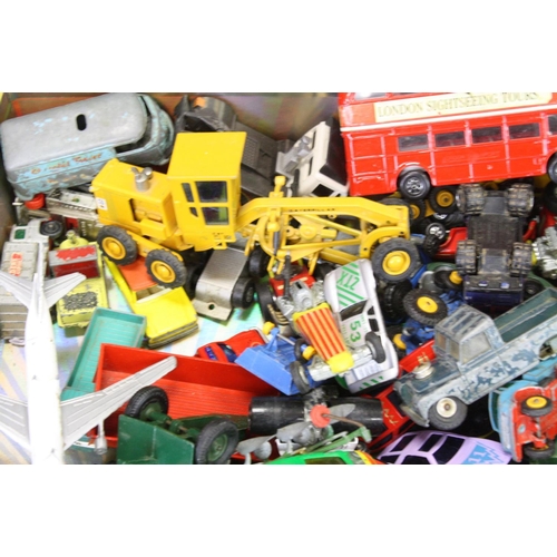 447 - Collection of plastic figures to include Britains, Crescent, Marty Toy and unbranded examples, featu... 