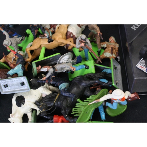 447 - Collection of plastic figures to include Britains, Crescent, Marty Toy and unbranded examples, featu... 