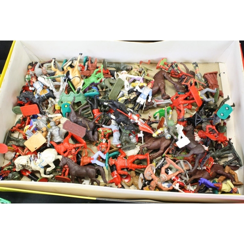 457 - Collection of plastic figures to include Britains, Crescent, Cherilea, Lone Star, etc, featuring cow... 