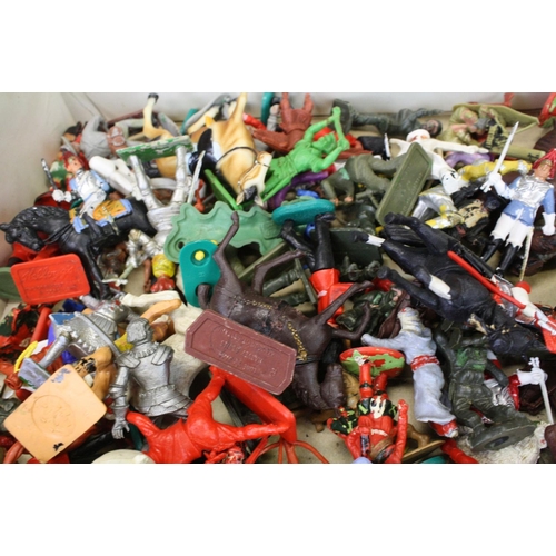 457 - Collection of plastic figures to include Britains, Crescent, Cherilea, Lone Star, etc, featuring cow... 