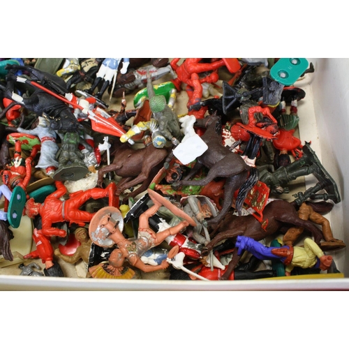 457 - Collection of plastic figures to include Britains, Crescent, Cherilea, Lone Star, etc, featuring cow... 