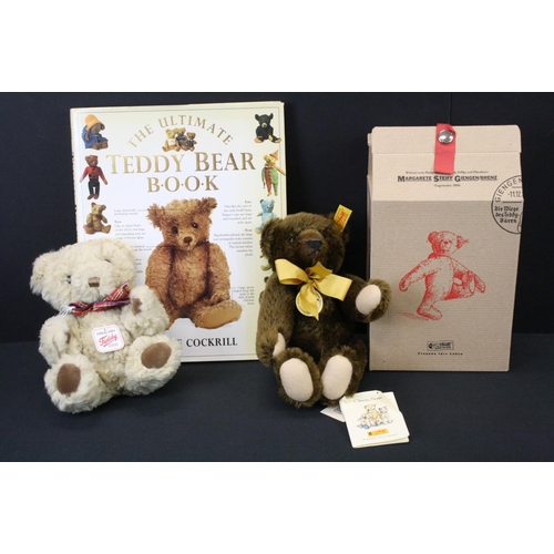 469 - Boxed Steiff Classic Series 000423 Classic 1909 mohair  Teddybear 25 plus a Hermann Teddy 2000 and a... 