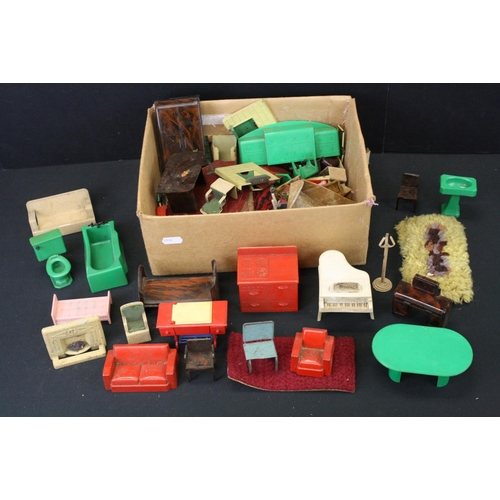 470 - Quantity of plastic & tin plate dolls house furntiure to include Kleeware, grubbby