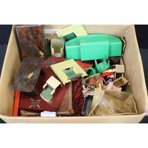 470 - Quantity of plastic & tin plate dolls house furntiure to include Kleeware, grubbby