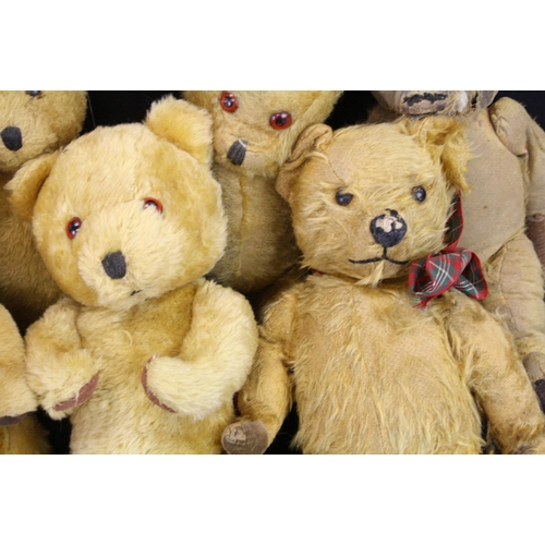 471 - Fifteen Teddy Bears including Dean's Golden Mohair Bear. Limited Edition Lexie Haworth ' Edward Bear... 