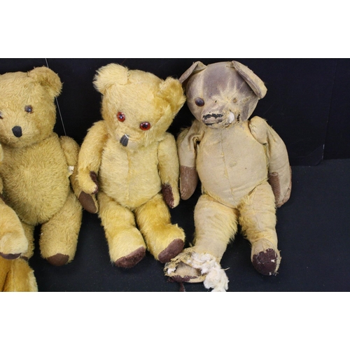 471 - Fifteen Teddy Bears including Dean's Golden Mohair Bear. Limited Edition Lexie Haworth ' Edward Bear... 