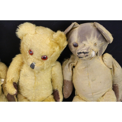 471 - Fifteen Teddy Bears including Dean's Golden Mohair Bear. Limited Edition Lexie Haworth ' Edward Bear... 